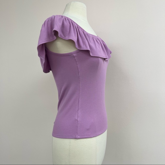 BCBGMAXAZRIA Asymmetric Ruffle Top in Purple - Picture 4 of 10